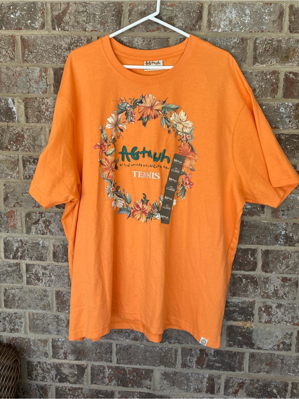 $52 Agtawh  Short Sleeve Tee Shirt Tennis shirt Size XL